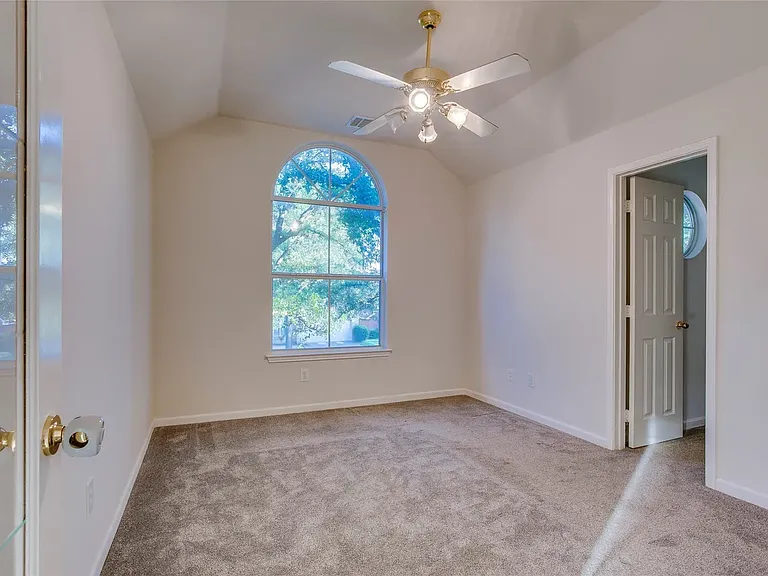 625 Willowwood Trl — Photo 10