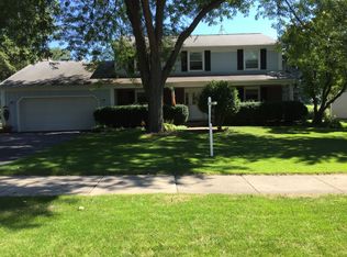 6S177 Cape Rd, Naperville, IL 60540