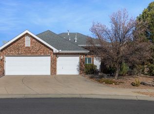 8720 Pinecrest Dr NW, Albuquerque, NM 87114