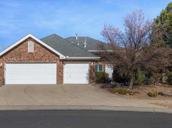 8720 Pinecrest Dr NW, Albuquerque, NM 87114