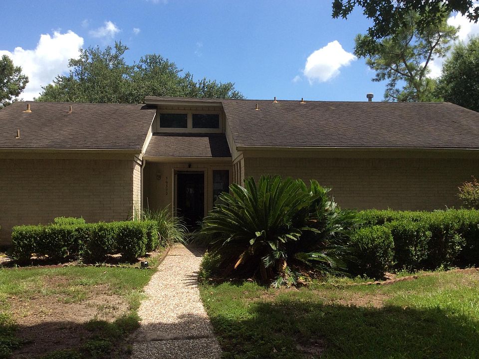 1st image of 16322 Heatherdale Dr