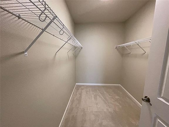 3rd image of 1427 34th Ave SW #207