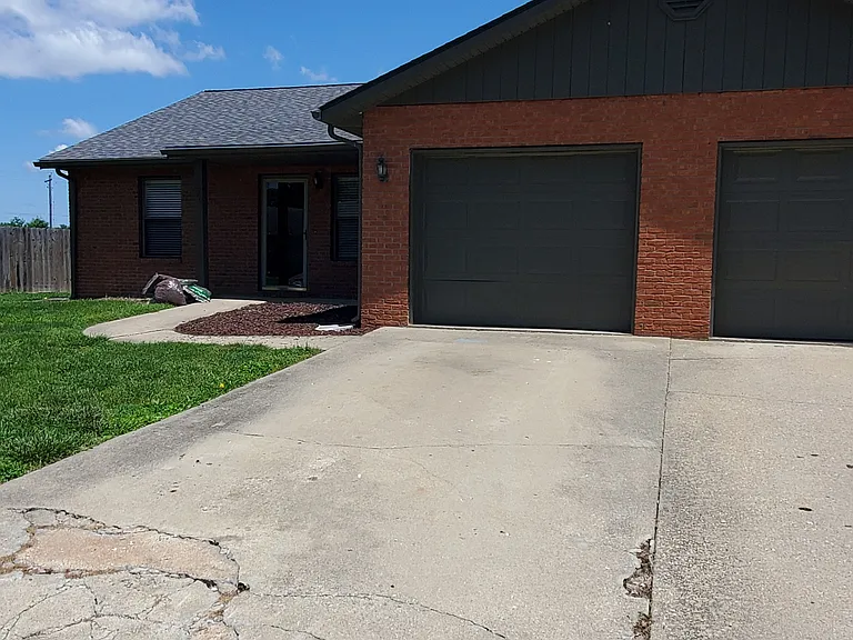 920 Cool Valley Dr — Photo 1