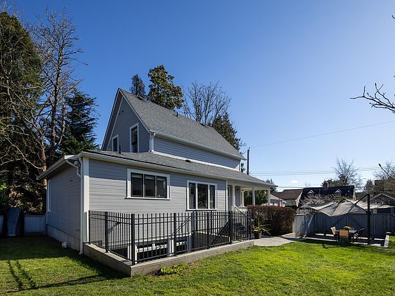 3rd image of 109 Oakland St