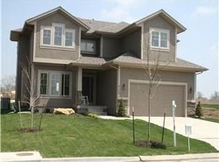 9149 Carbondale St, Lenexa, KS 66227