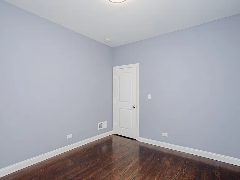 2906 N Harding Ave #2 — Photo 16