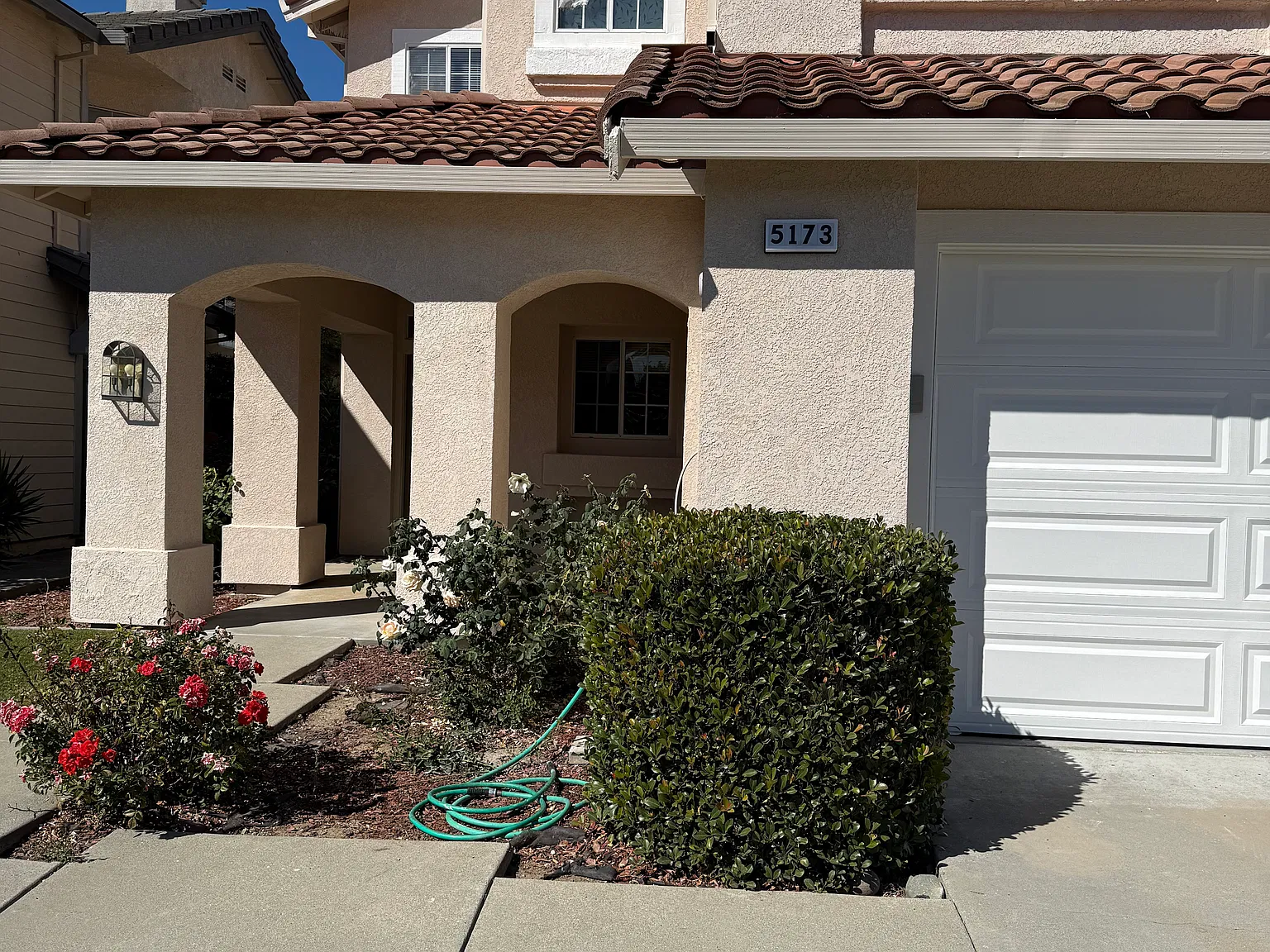 4 bed, 2.5 bath, 2226 sqft, $5,175 — Photo 2