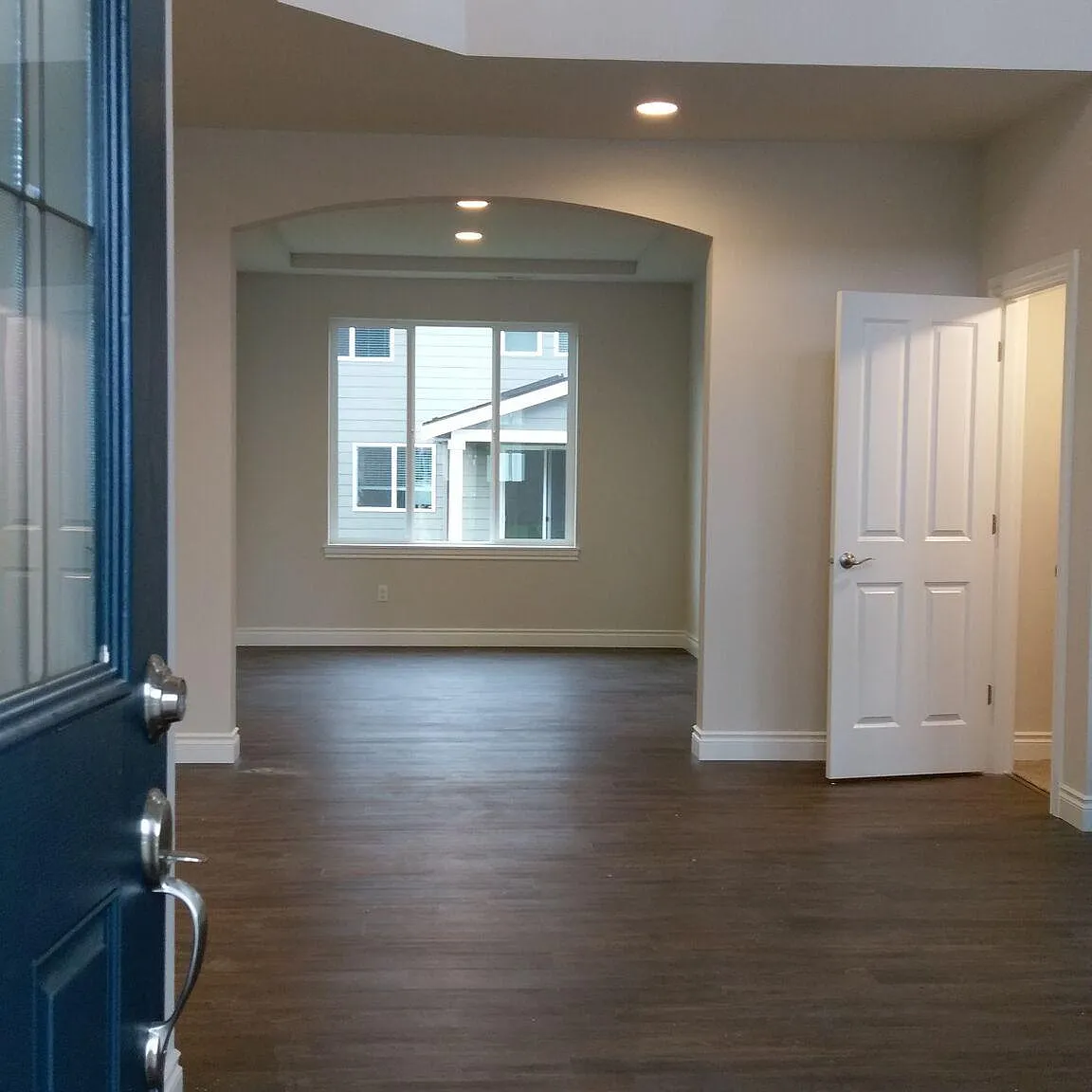 5 bed, 3356 sqft, $5,000 — Photo 4
