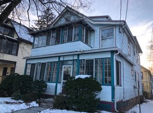 131 Quaker Ln S #1, West Hartford, CT 06119