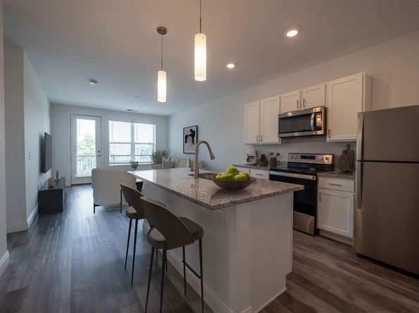 210 W 5th Ave APT 417