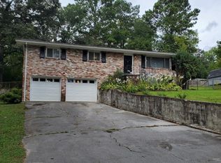 49 Newman Dr, Rossville, GA 30741