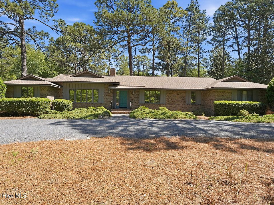 1st image of 370 Donald Ross Drive