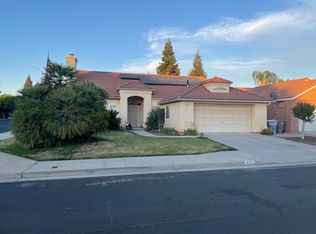 813 Applegate Ave, Clovis, CA