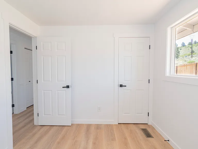 148 S Rogers Ave — Photo 17