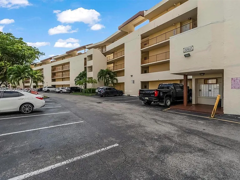 8860 Fontainebleau Blvd #405 — Photo 20