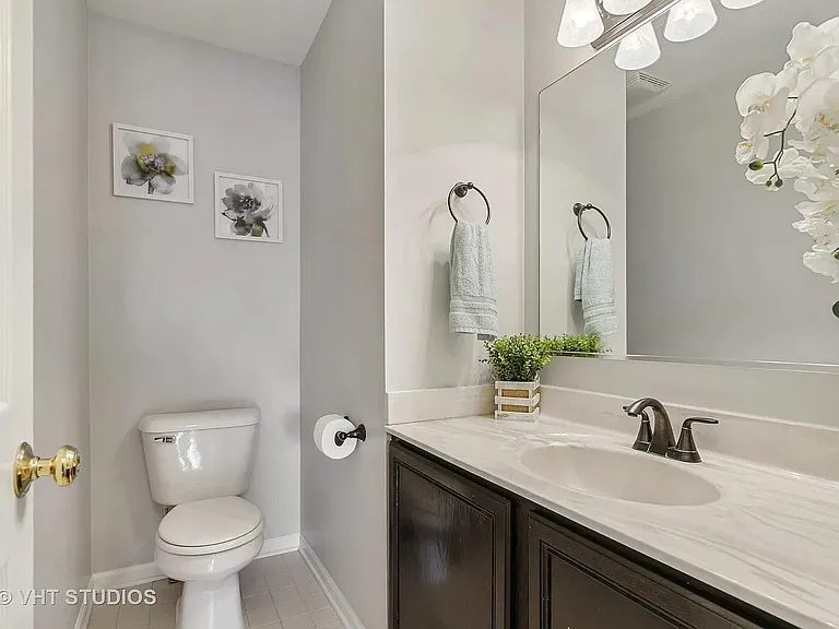 343 Stevens Ct — Photo 10