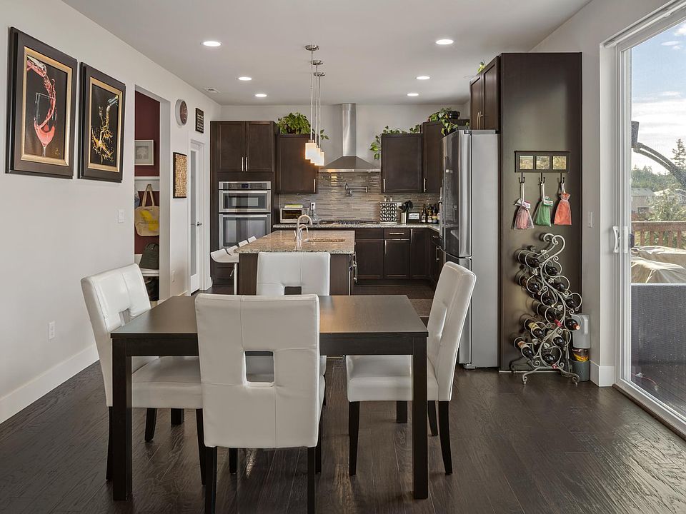 Open floor plan, breakfast nook gourmet kitchen
