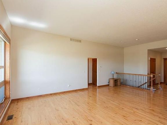 5th image of 2238 Ironwood Dr SW