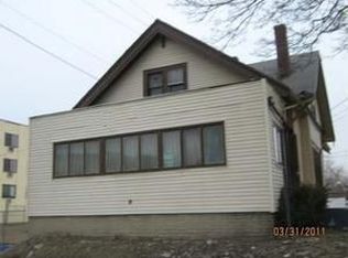 818 N 35th St, Milwaukee, WI 53208