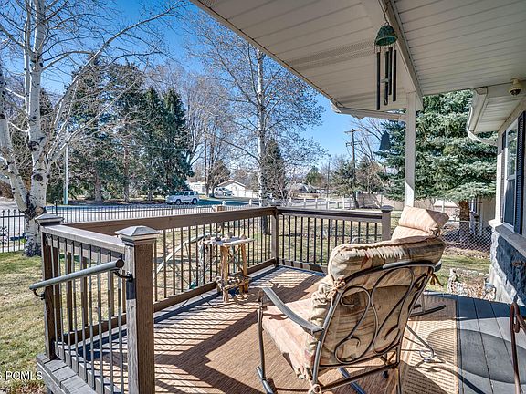 4th image of 663 E Center St