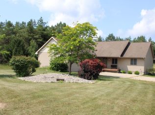 6151 NW Smith Rd, Rapid City, MI 49676