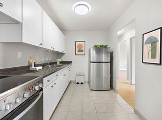 725 Wonderland Rd S #210, London, ON N6K1M1