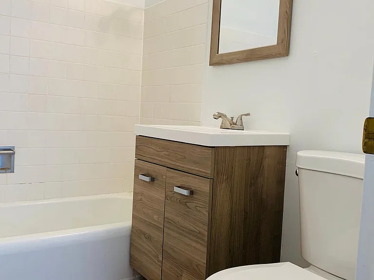 523 E Denny Way #10 — Photo 11
