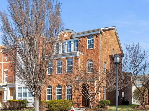 19398 Coppermine Sq, Leesburg, VA 20176