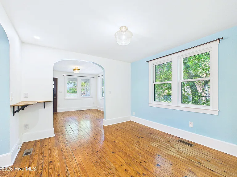418 S 8th St — Photo 18