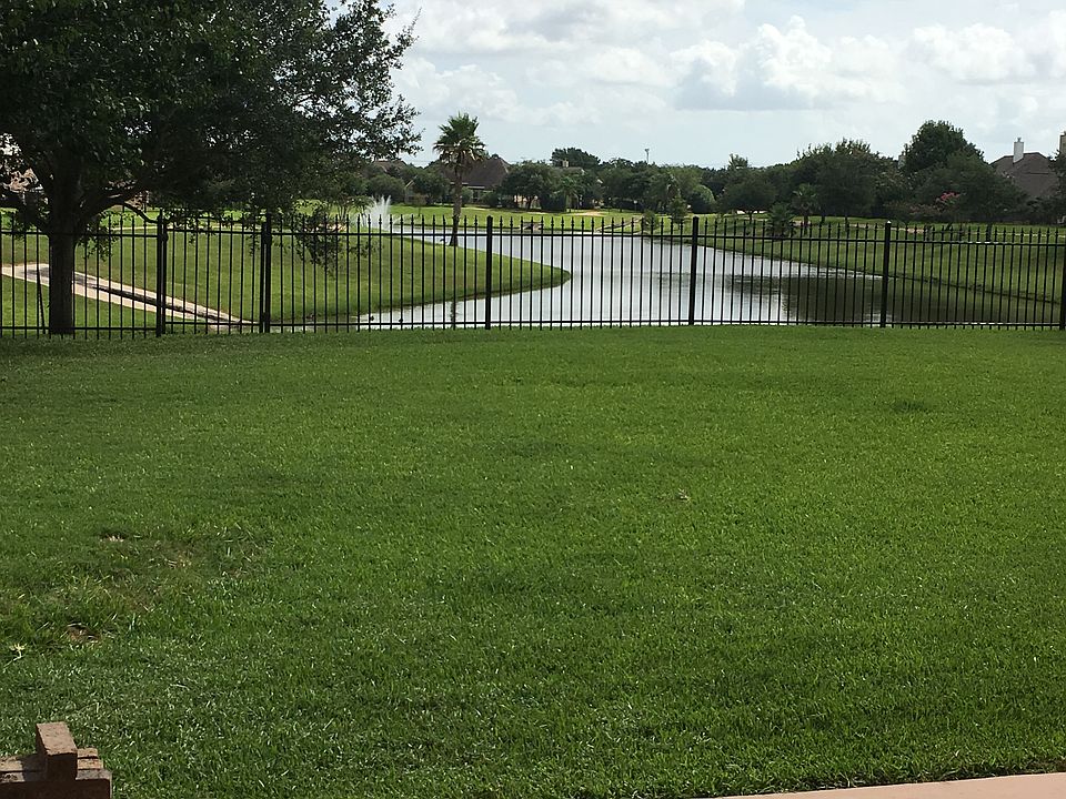 1st image of 430 Overlook Dr