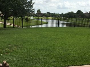 430 Overlook Dr, Friendswood, TX 77546