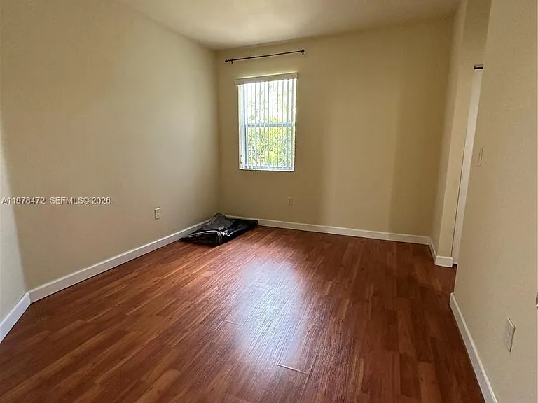 133 SE 28th Ter #8 — Photo 28