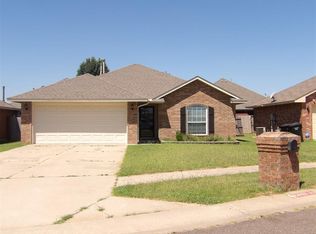 4405 Apple Blossom Cir, Moore, OK 73160