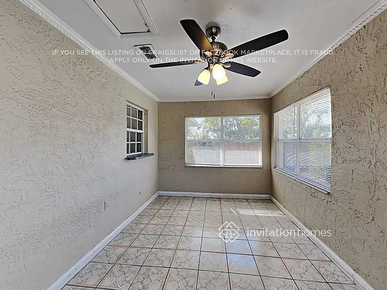 5850 Lake Grove Dr — Photo 13