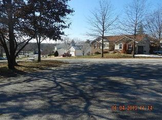 417 Oak Pl, Lake Saint Louis, MO