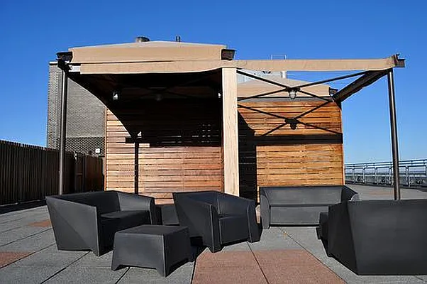 Rented by Space Marketing Shop | media 6