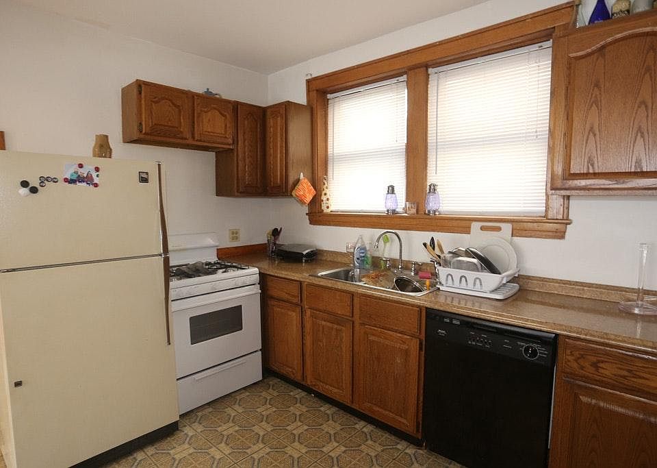 1st image of 2236 W Waveland Ave #1