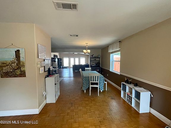 4th image of 2607 Demaret Dr