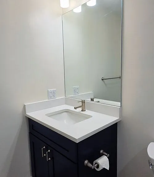 2230 W Wilson Ave — Photo 25