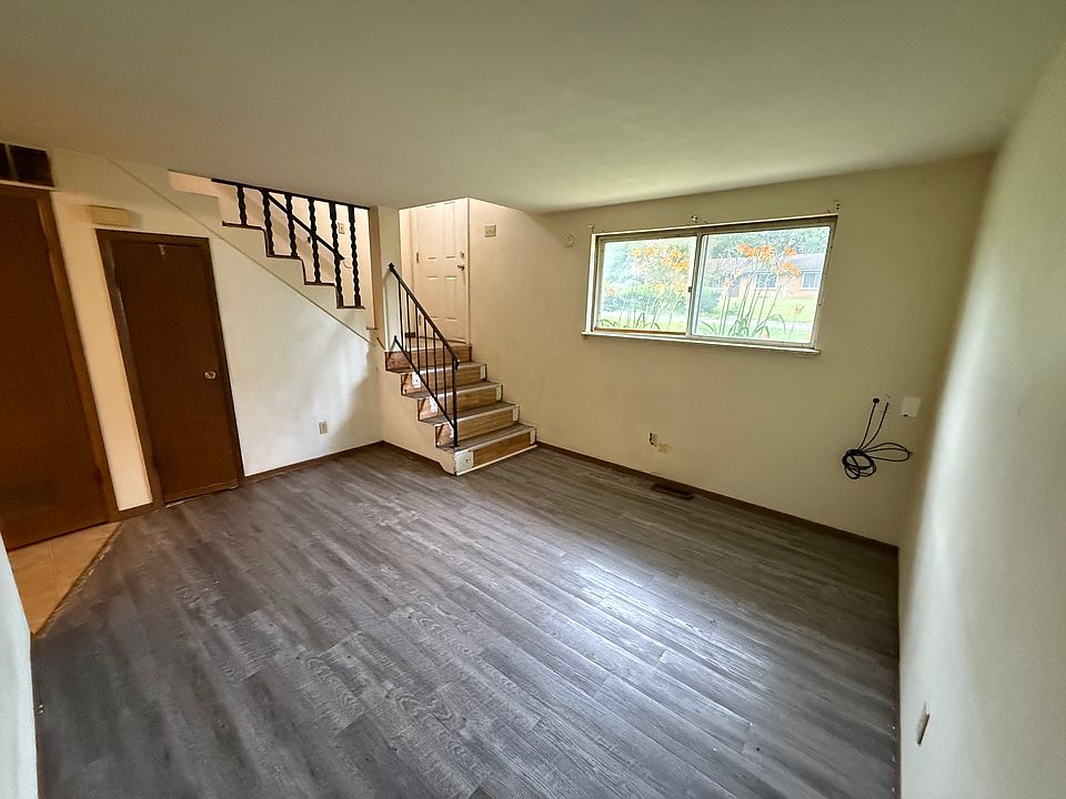 1st image of 2901 W Scenic Dr