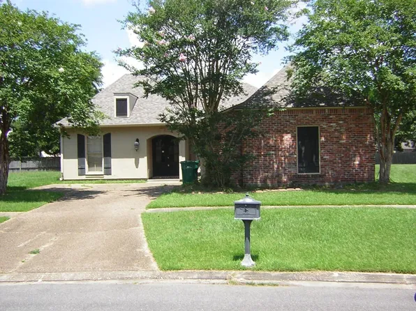 4063 Water Oak Dr, Zachary, LA 70791