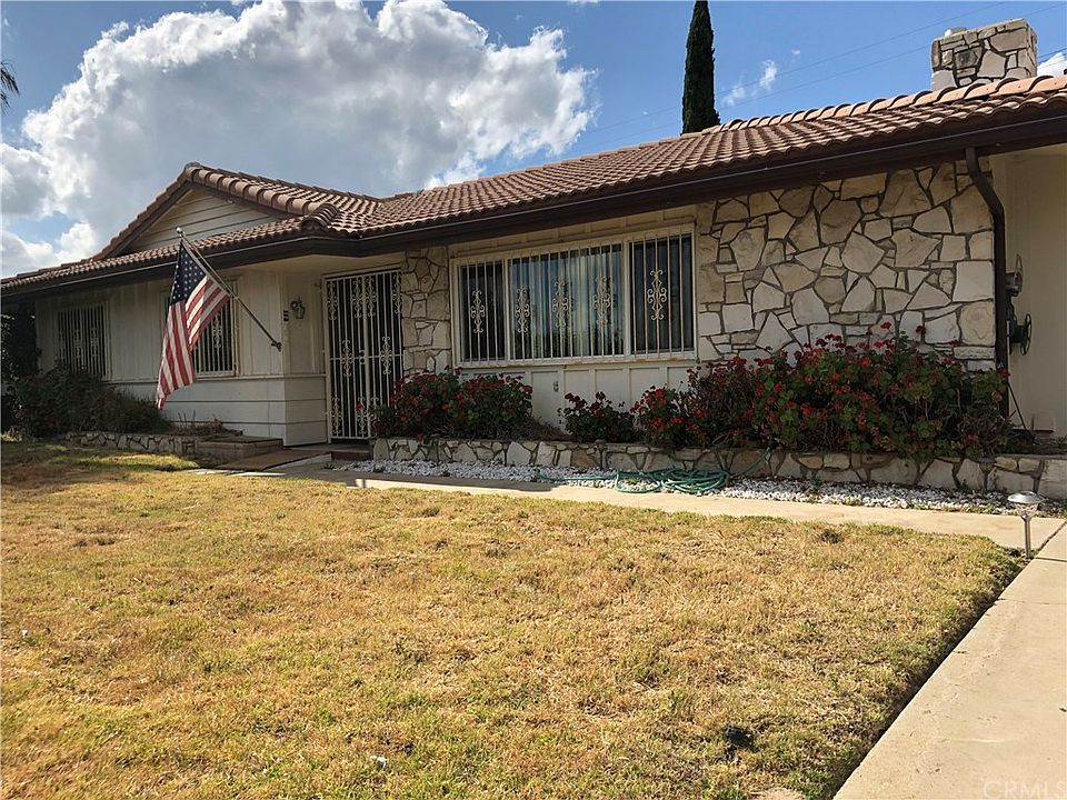 1st image of 25098 Jaclyn Ave
