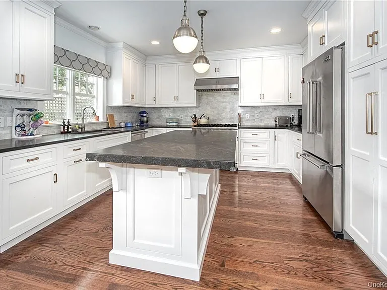 18 Elmwood Ave — Photo 13
