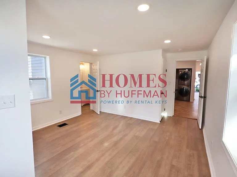 910 Harriet Street — Photo 21