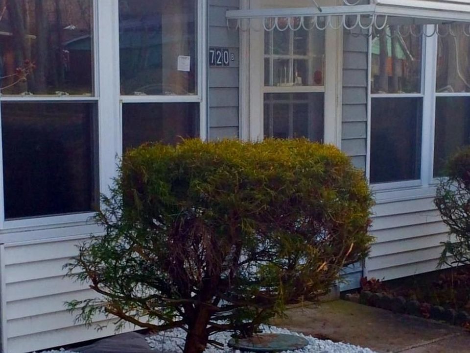 1st image of 720B Buckingham Dr #100B