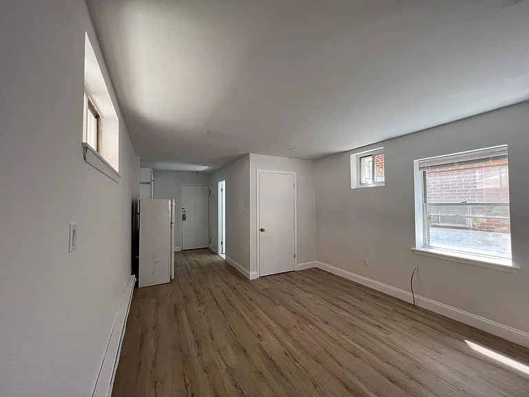 252 S 10th St #2R — Photo 3