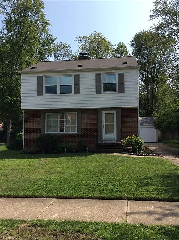 1861 Idlehurst Dr photo 1