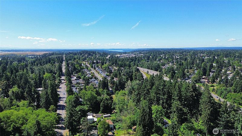5th image of 124 8th Avenue S