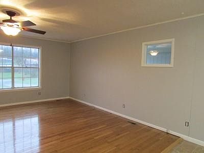 3rd image of 86 Weaver Ave