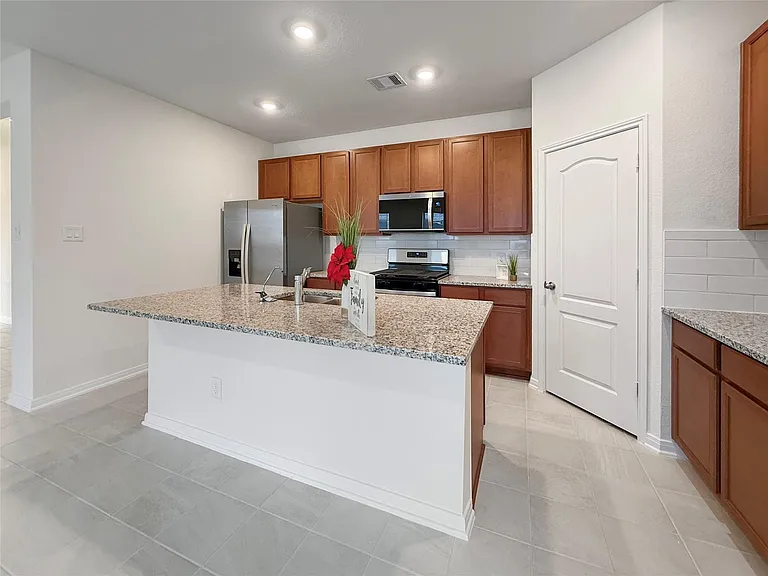 2809 Cordova Hill Dr — Photo 7